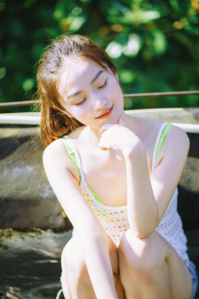 粉嫩虎白女張開腿任我玩弄下藥