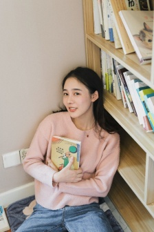 小兔子趴在陸沉的腿上怎么畫