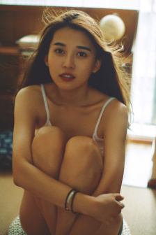 美女被吸奶午夜影院