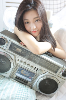 涂了春藥被一群人倫H漫畫視頻