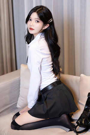 學生姝被內謝出白漿