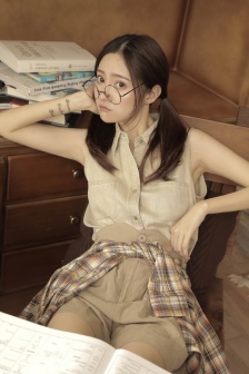 男同桌脫我奶罩吸我奶作文