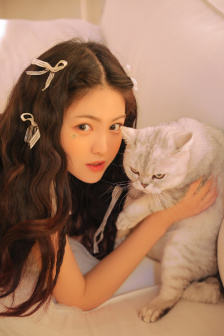 爸爸開女兒小包視頻最新消息