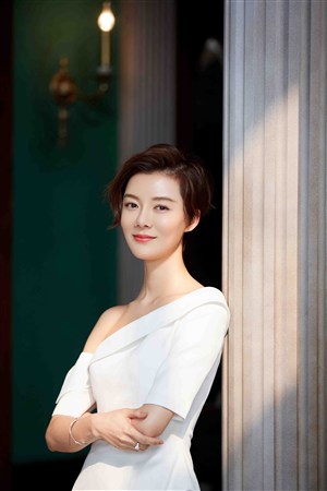 成年女性和成年男性BMI