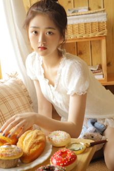 精品國產絲襪黑色高跟鞋