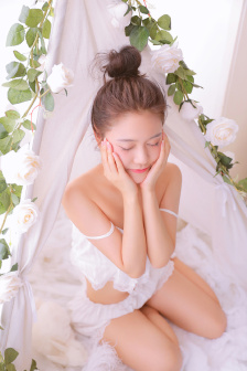 佟麗婭產后曬自拍