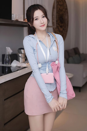 美人被猛男房東CAO到哭BY狠萌