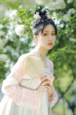 醫生含著奶頭邊做H