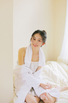 憋尿快崩潰的時候注水