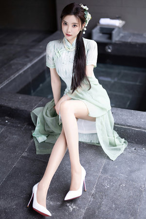 少爺含淚顫抖跪趴被CAO哭高H漫畫