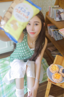 一邊親一邊摸下面