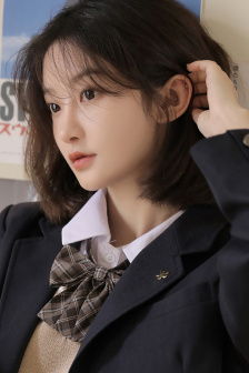 文章牽手神秘女進夜店