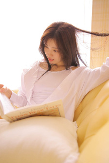 福利姬扒開腿噴水