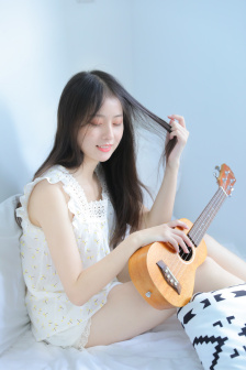 吊著撓女生癢癢胳膊窩和腋下肚子