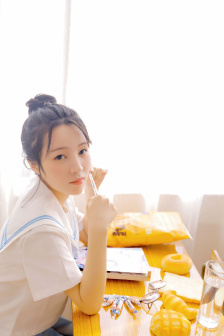 國產精品嫩草免費視頻