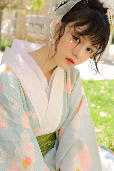 又大又白又軟的奶頭摸一下就疼