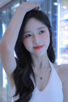 被兩個兩個黑人吃奶4P