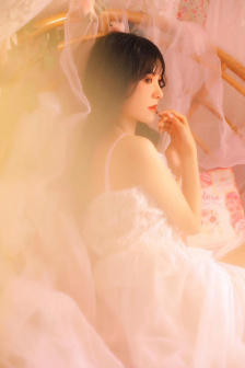 扒開老女人毛蔭蒂的黑