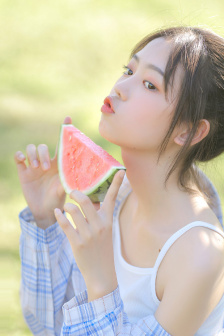 《蘋果》在線觀看