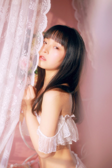 母狗主動要求戴肛塞尾巴的小貓