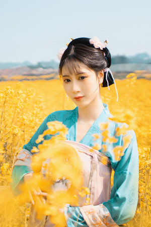 亞洲制服絲襪自拍中文字幕