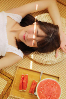 挺巨龍昂首進幽谷