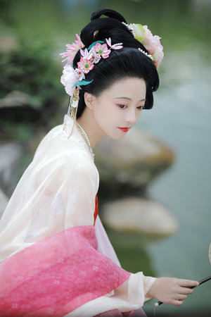 亞洲精品久久久久久精品爆乳電影