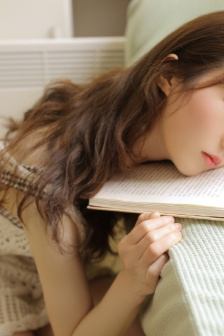 小泬撐開到極致啪啪H漫畫