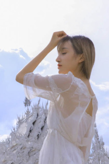 高冷校草淪為全校精靈的小說