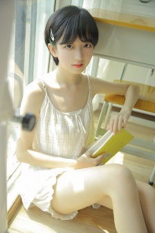 丫頭把腿開大讓我添添