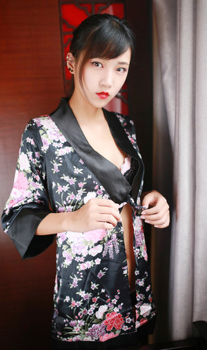 舌頭底下舔著有小硬疙瘩口述