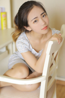 大胸女教師電影