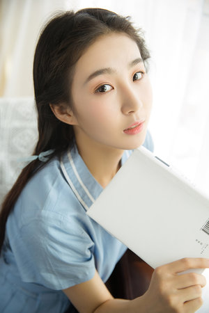 征服三個豐滿老鄰居