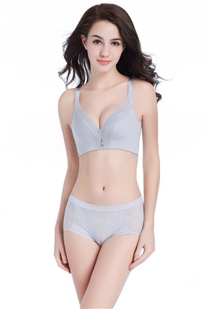 免費播放三圾片