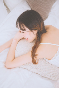 姐姐讓我戴上避孕套的歌詞是什么